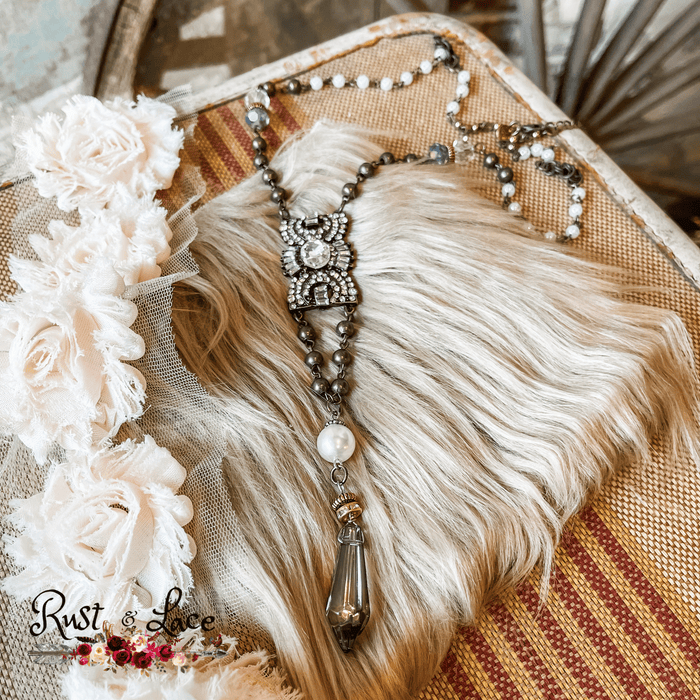 Rhinestone and pearl necklace vintage style