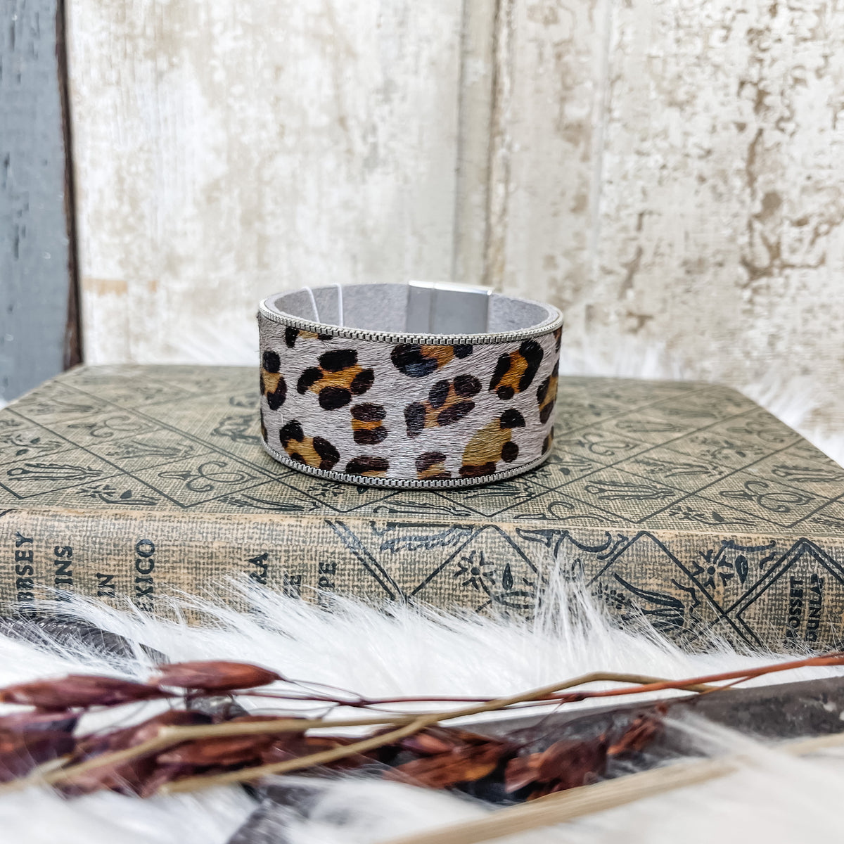 Leopard Magnetic Bracelet